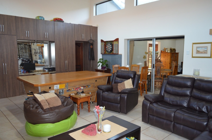 4 Bedroom Property for Sale in Flamwood North West